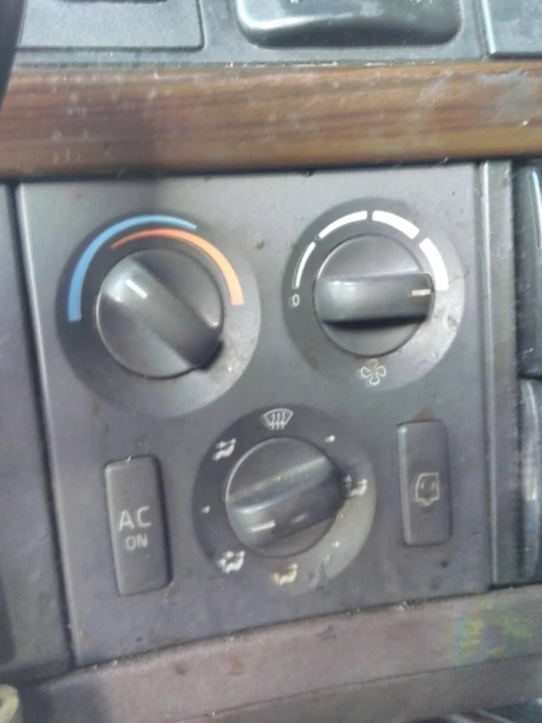 Temperature Control for Volvo VNL (2017)