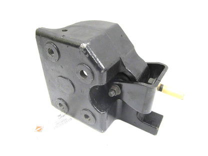 LH Front Outer Cab Mount for International Bus (3884528C93, 3884528C94)
