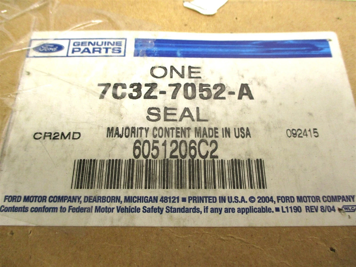 Transmission Housing Oil Seal Kit for International (6051206C2, 7C3Z-7052-A)