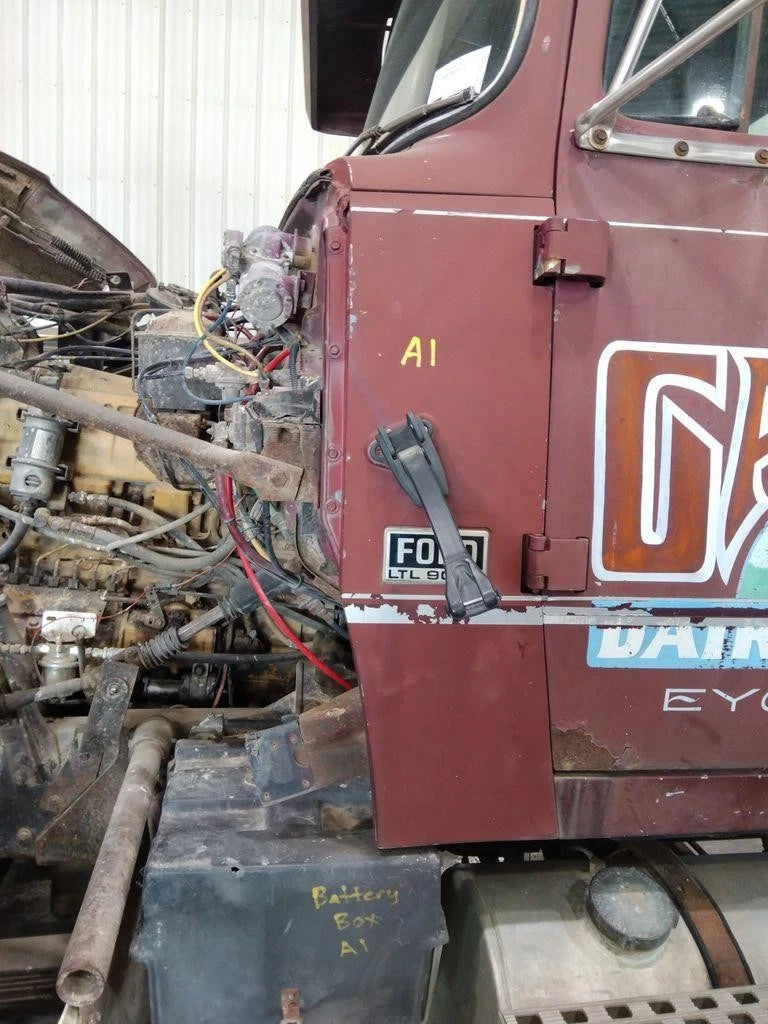 Cowl for Ford LTL9000 (1983)