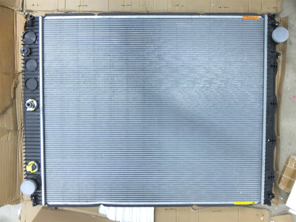 Aluminum Radiator for Volvo VNL, Mack Granite, Vision CXU (2008–2014) SPI20014608