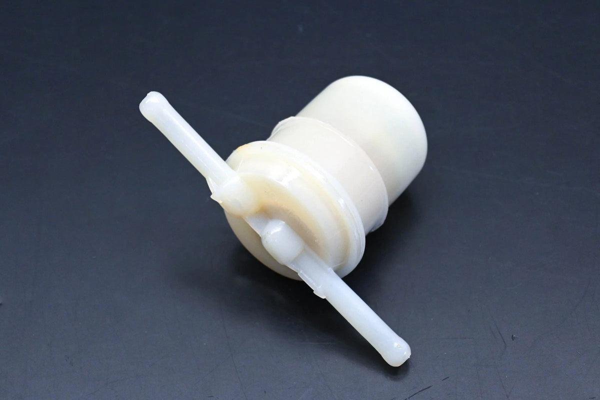 Fuel Filter for Nissan 16400 D0100 (NOS)