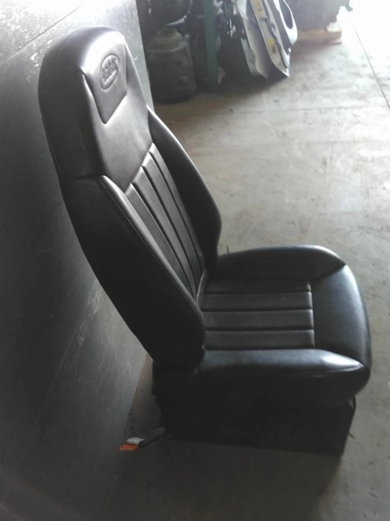 Front Seat for Peterbilt 579 (2017)