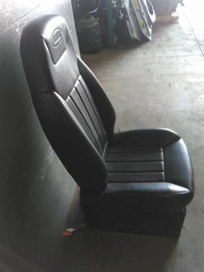 Front Seat for Peterbilt 579 (2017)