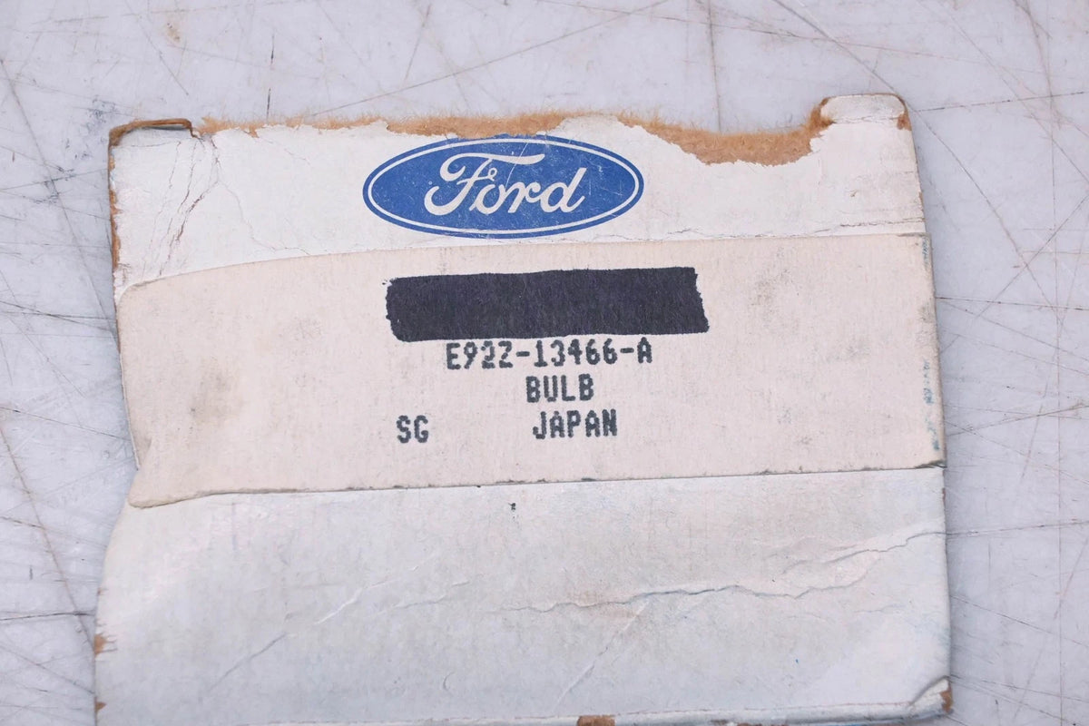 Fog Lamp Bulb Assembly for Ford (E92Z-13466-A)