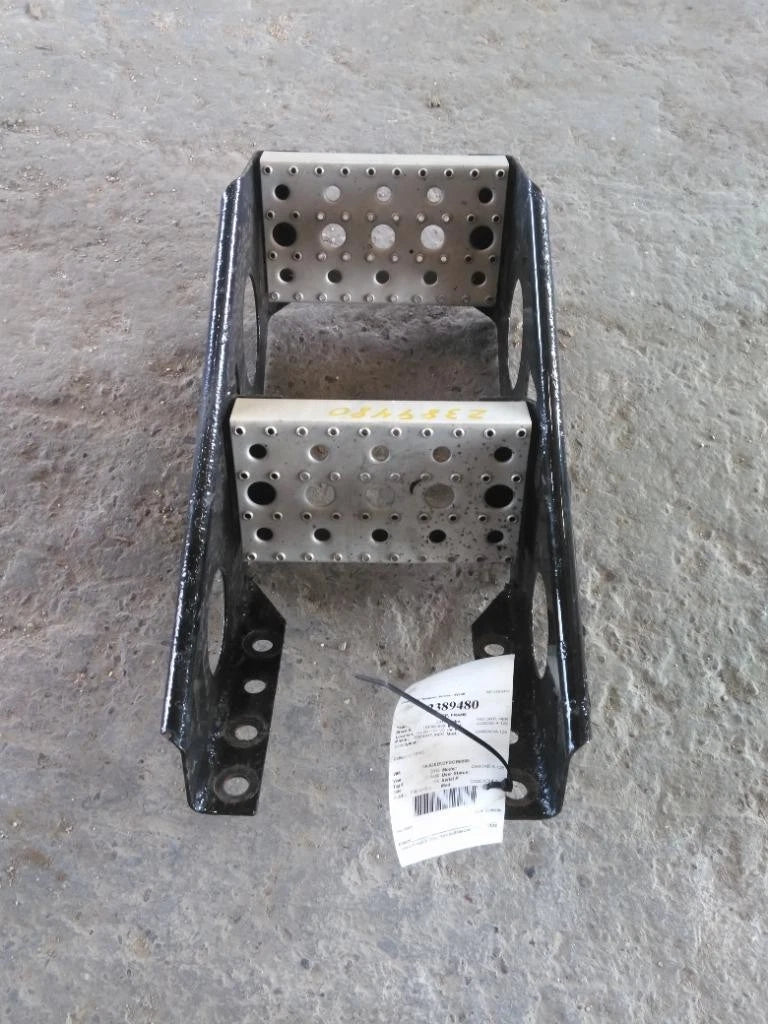 Frame Step for Freightliner Cascadia 125 (2015)