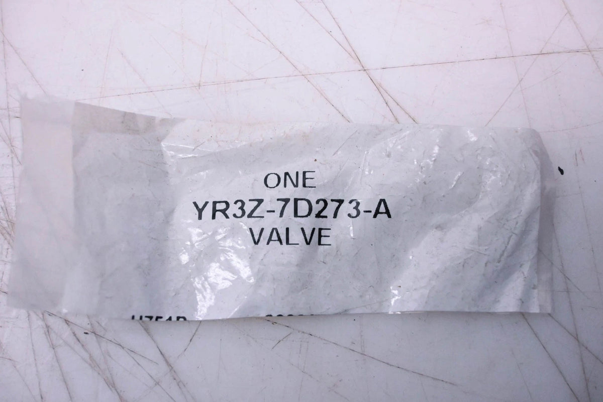Oil Tube Connector Valve for Ford (YR3Z-7D273-A)