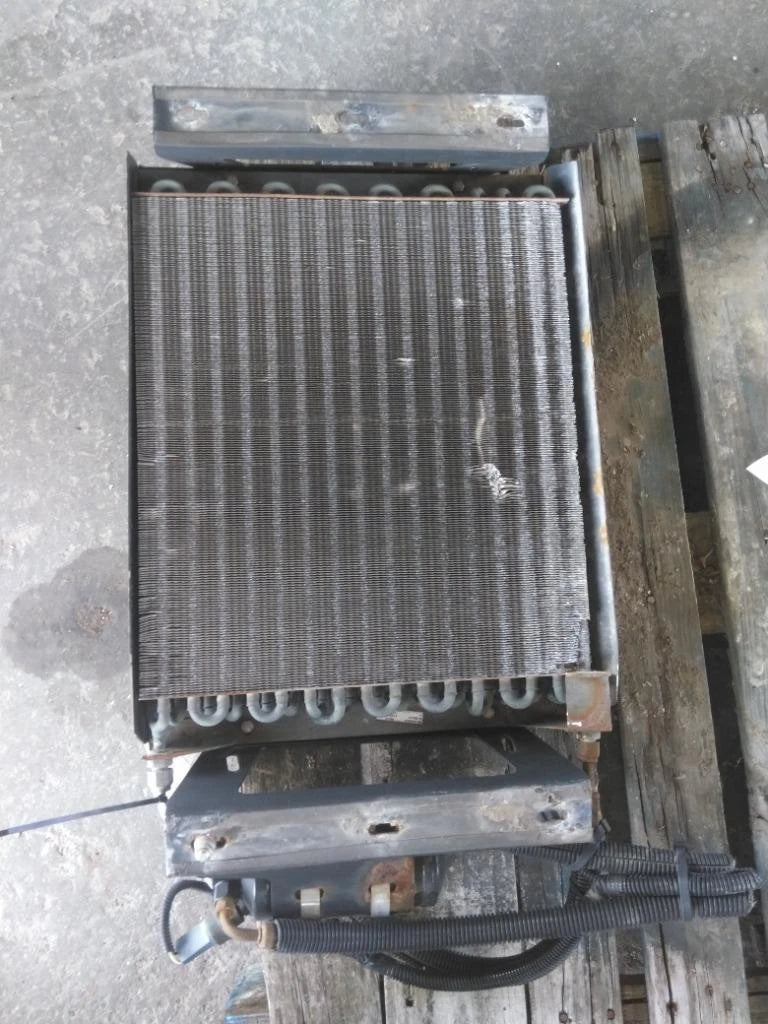 Air Conditioner Condenser for Freightliner Columbia 120 (2005)
