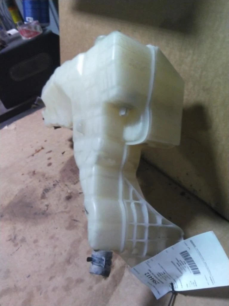 Radiator Overflow Tank for Peterbilt 579 (2018)
