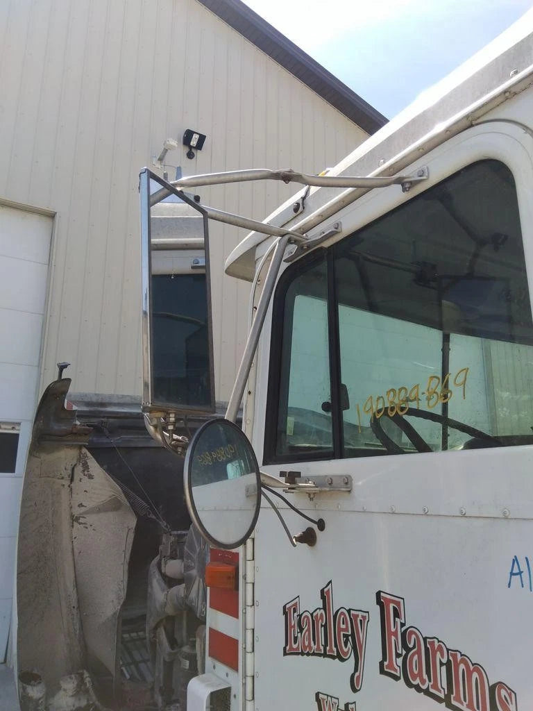 Left Door Mirror for International 9200 (1996)