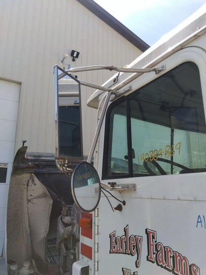 Left Door Mirror for International 9200 (1996)