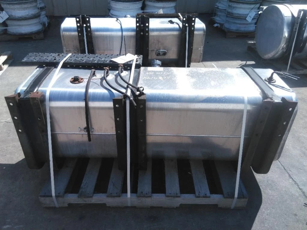 Fuel Tank Right for Hino 268 (2010) MD