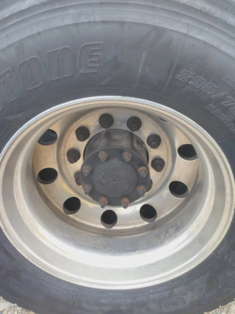 Aluminum 10 Lug Hub for HUB Piloted Vehicles (2016)