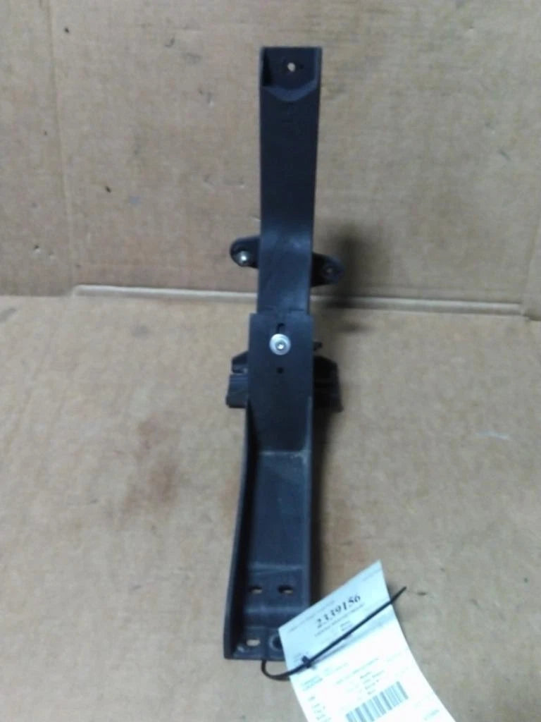 Fairing Bracket Left for Freightliner Cascadia 125 (2017)