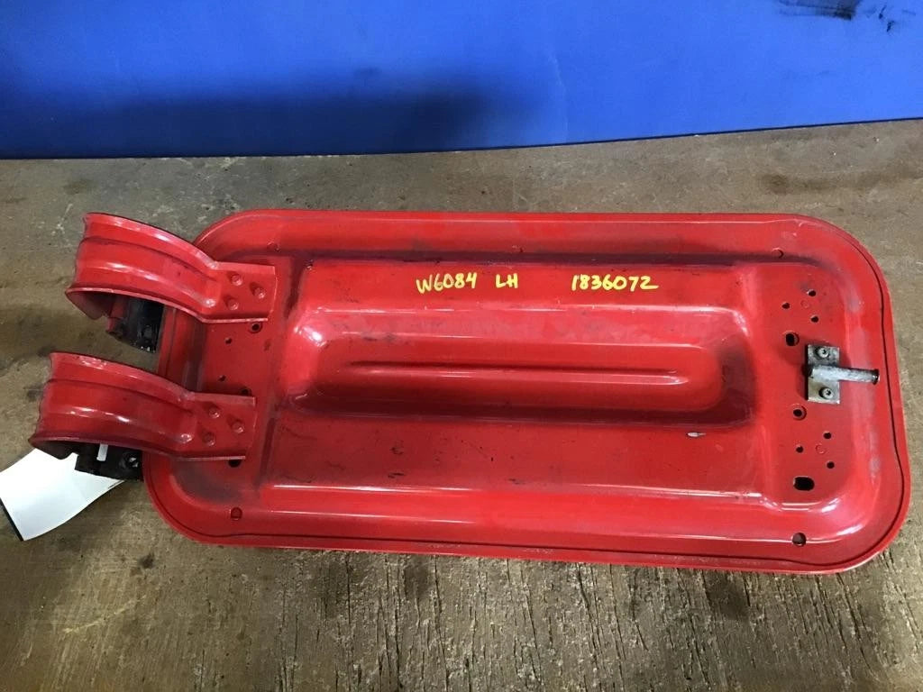 Compartment Door for Freightliner Cascadia 125 (2009)