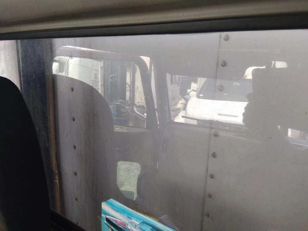 Back Glass for Peterbilt 337 (2011)