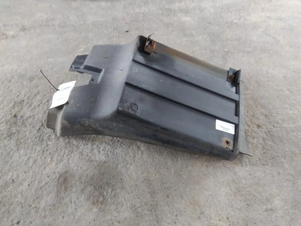 Fender Extension for Mack CXU613 (2014) Right, MN