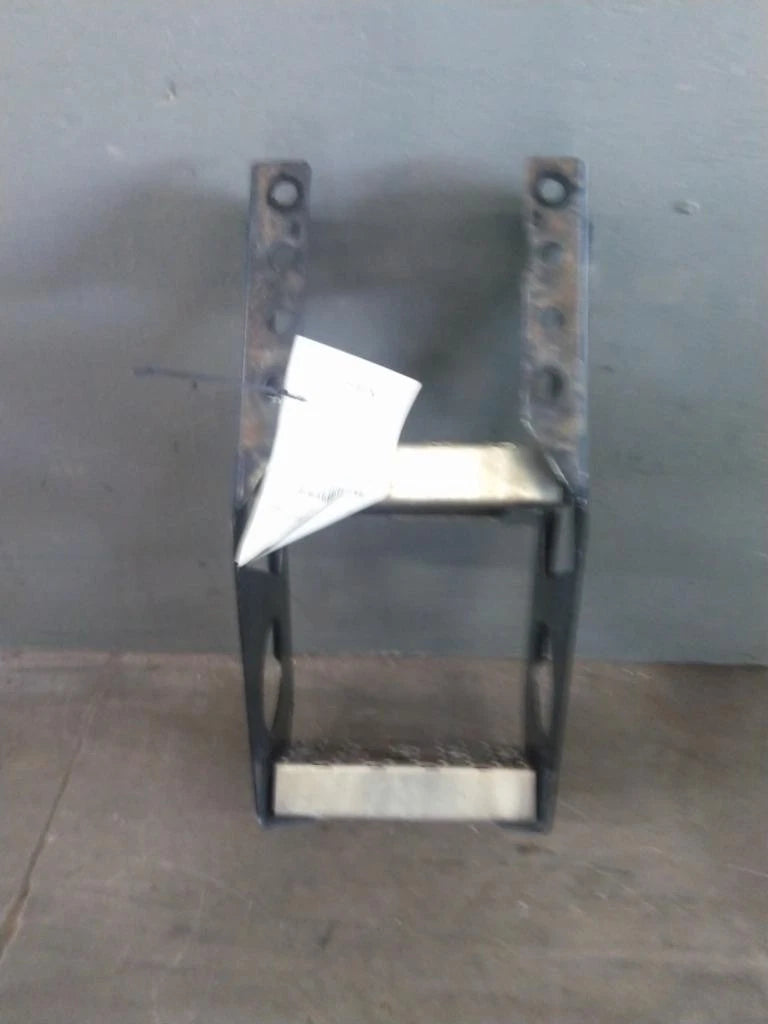 Frame Step for Freightliner Cascadia 126 (2021)