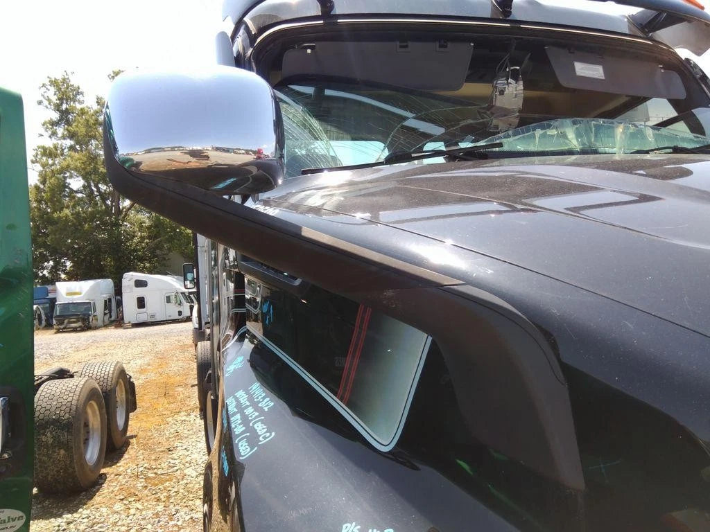 Fender/Hood Mirror Right for Freightliner Cascadia 116 (2023)