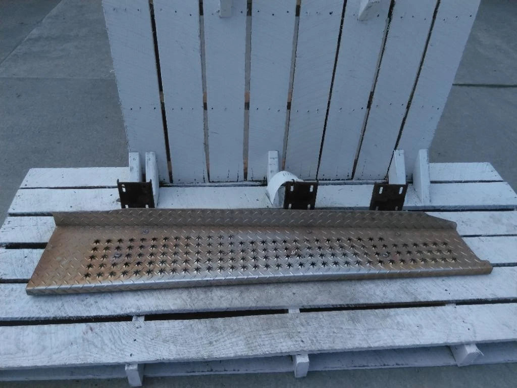 Cab Step for Ford F550SD Super Duty (2012)