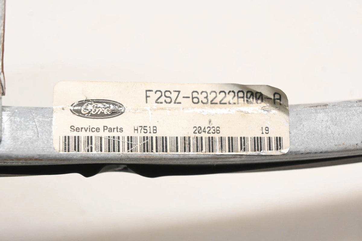 Right Lower Run Channel Retainer for Ford (F2SZ-63222A00-A)