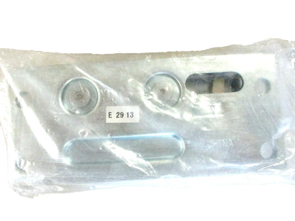 OEM Access Door Latch Rotary Right Hand for International (3988021C1)