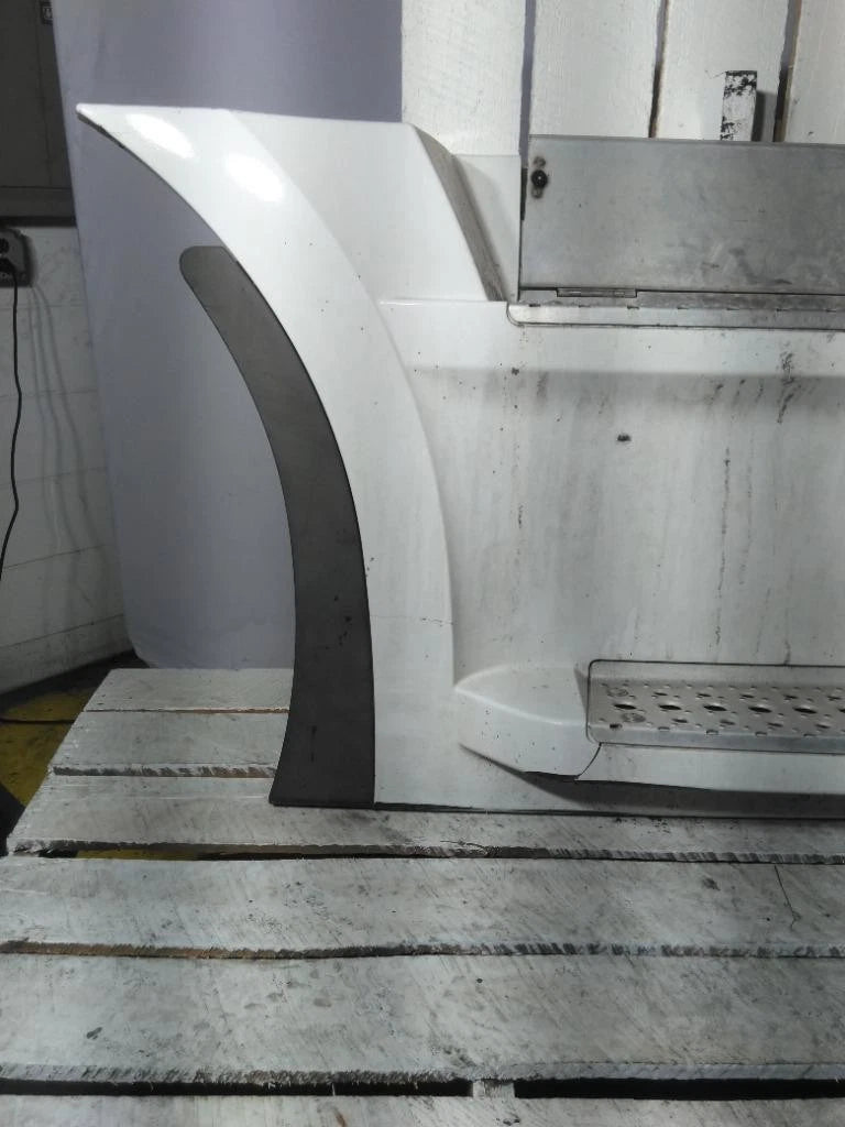 Side Fairing Left for Freightliner Cascadia 126 (2022)