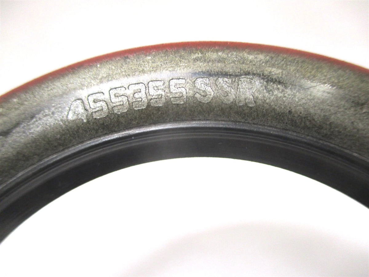 Inner Wheel Oil Seal for International (OEM 441260C91, National 455355)
