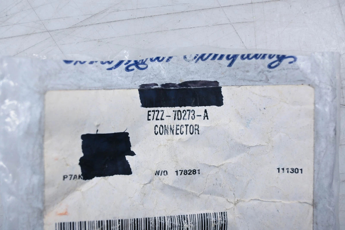Cooler Line Fitting/Connector for Ford (E7ZZ-7D273-A)