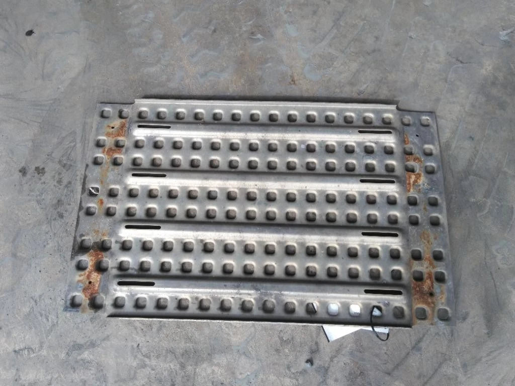 Deck Catwalk for Volvo VNM (2008)