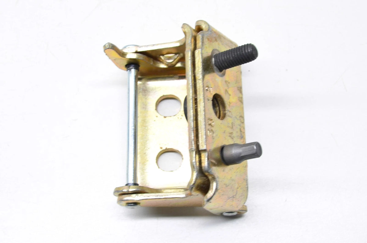 Lift Gate Hinge for Mazda (EC01-62-210G)