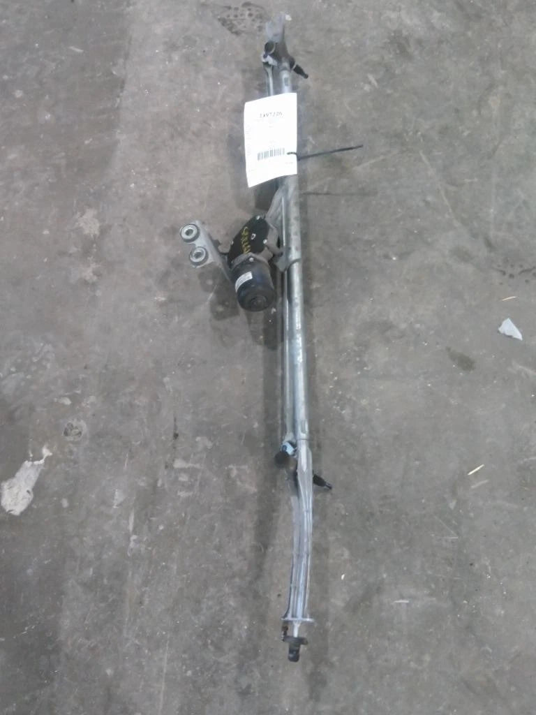 Windshield Wiper Assembly for Peterbilt 579 (2013)