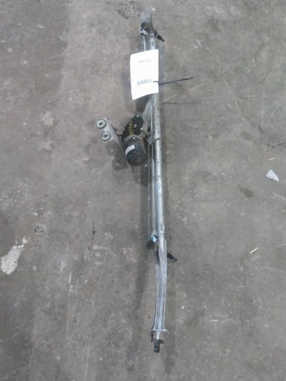 Windshield Wiper Assembly for Peterbilt 579 (2013)