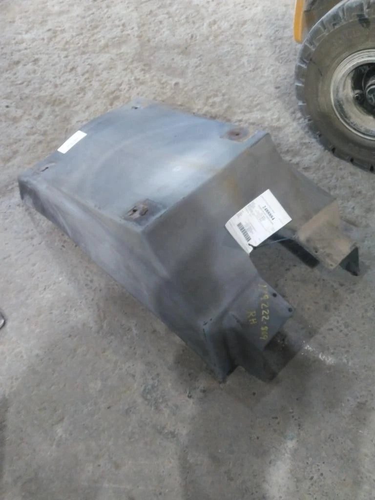 Fender Splash Guard Right for Mack CH612 (2003)