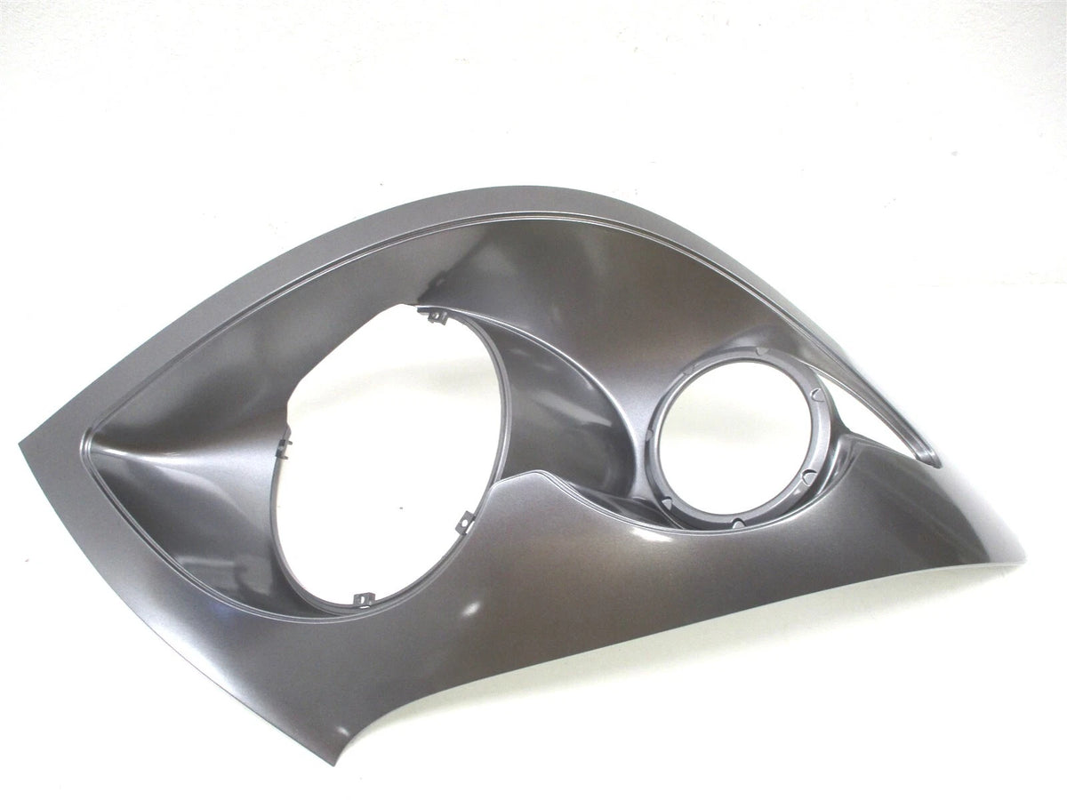 Right Hand Head Light Bezel for International (2591604C1)