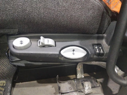 Front Seat for Peterbilt 579 (2019)