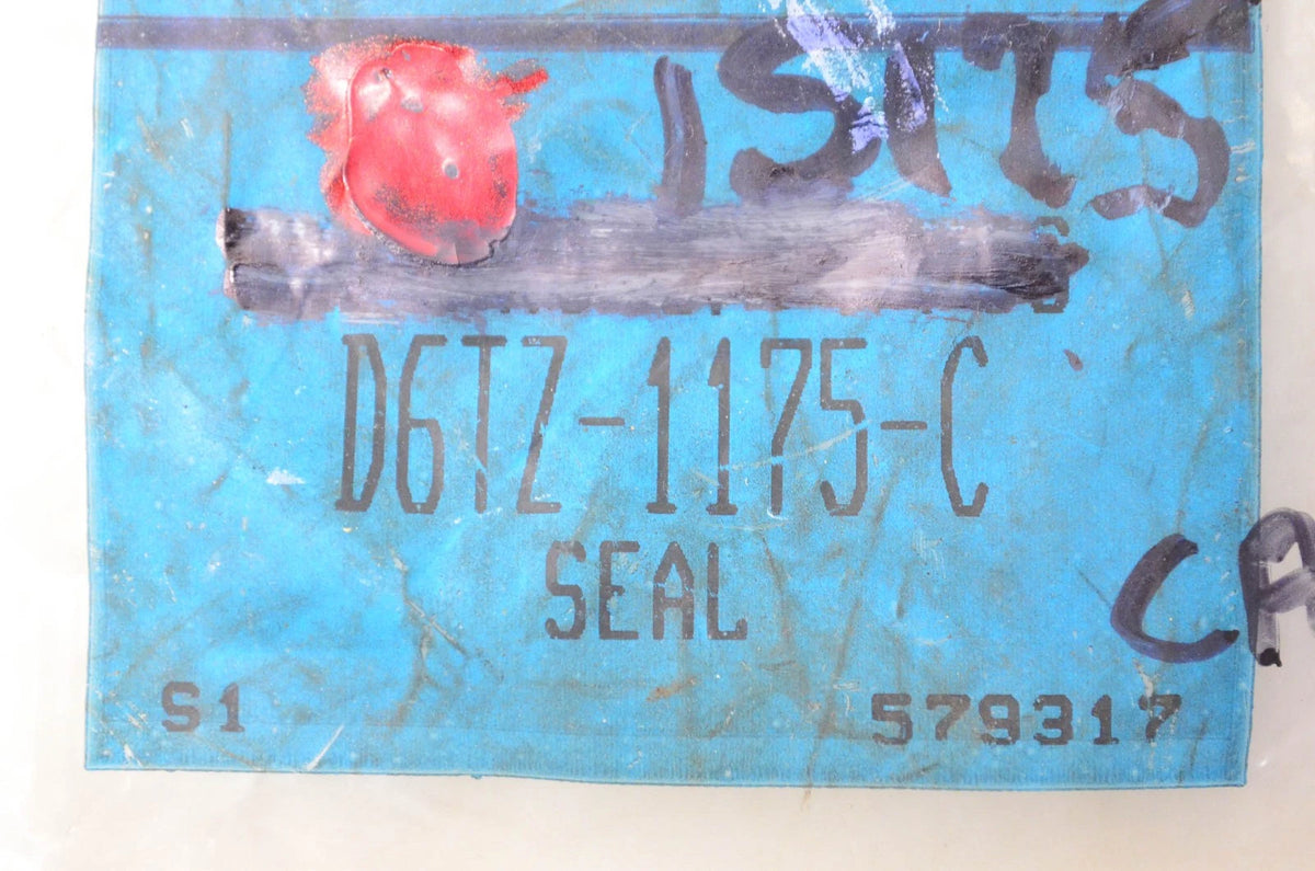 Outer Spindle Seal for Ford (D6TZ1175C)