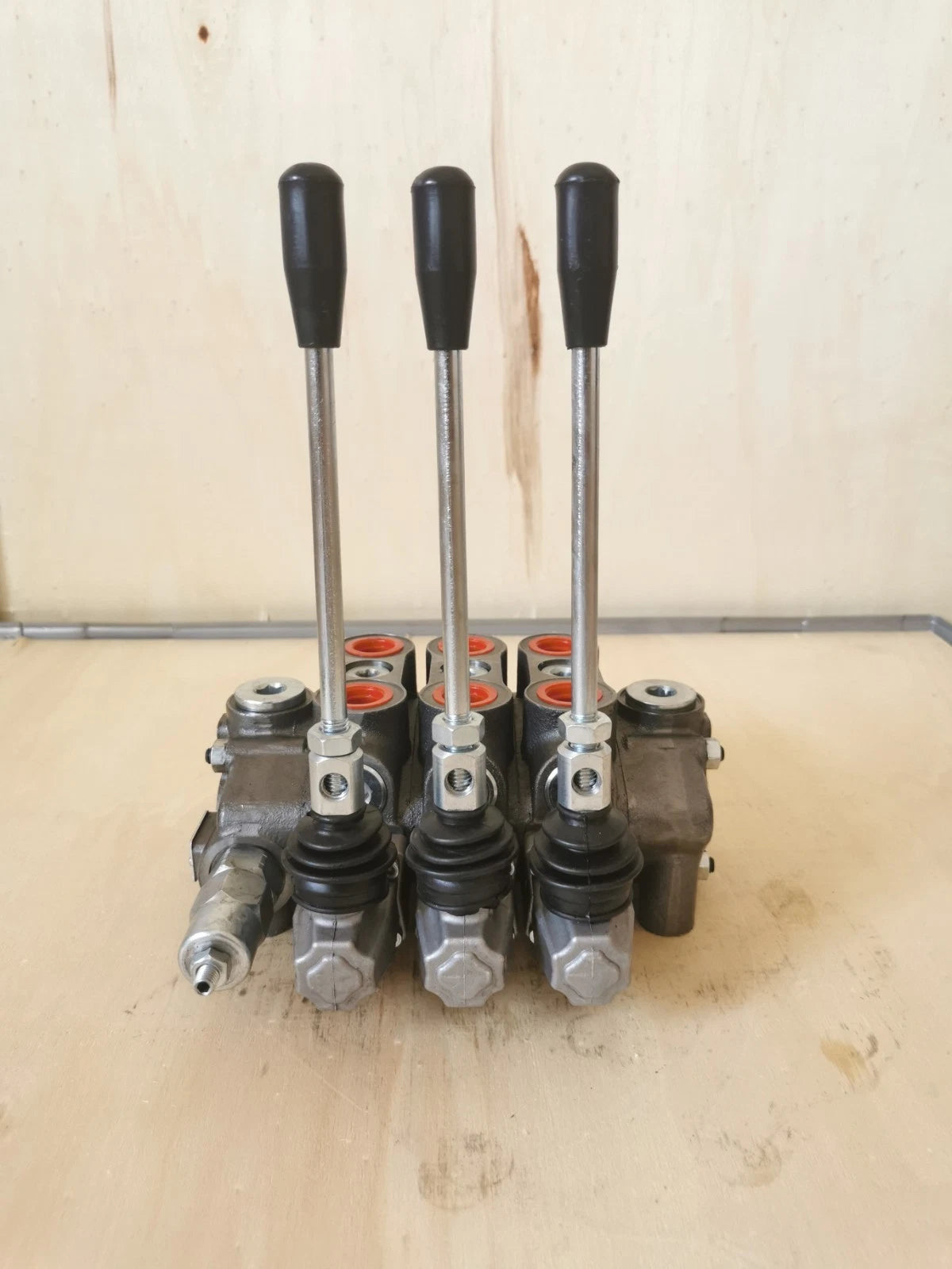 Hydraulic Sectional Control Valve 39.5 GPM for TORA (150L)