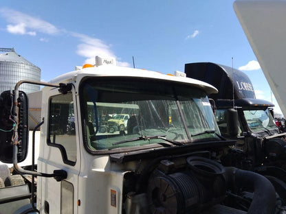 Exterior Sun Visor for Mack CXU613 (2014)