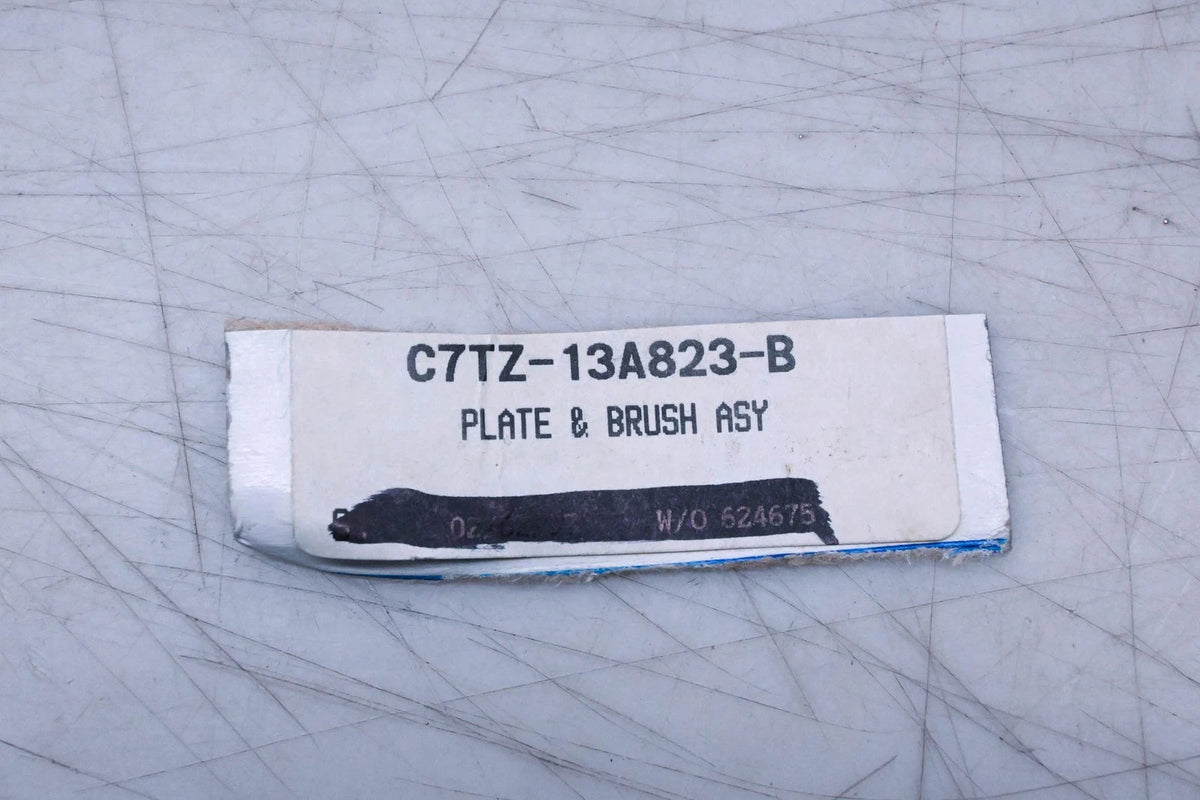 Steering Wheel Horn Brush Plate Assembly for Ford (C7TZ-13A823-B)
