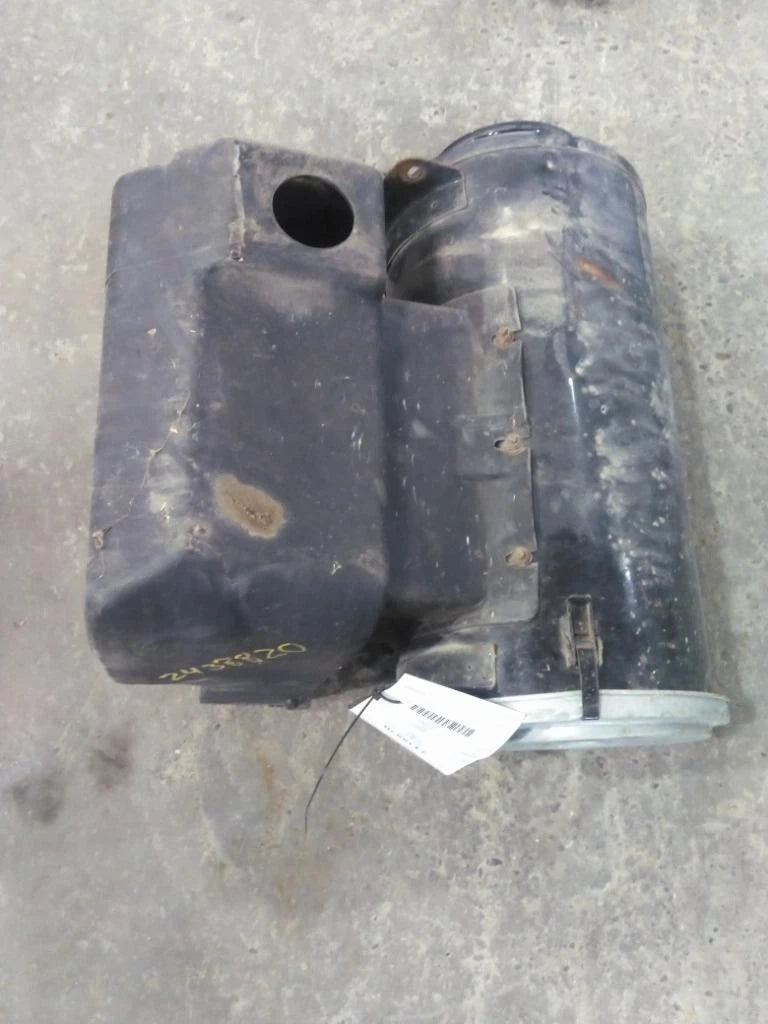 Air Cleaner for Freightliner FLD120 (2000)