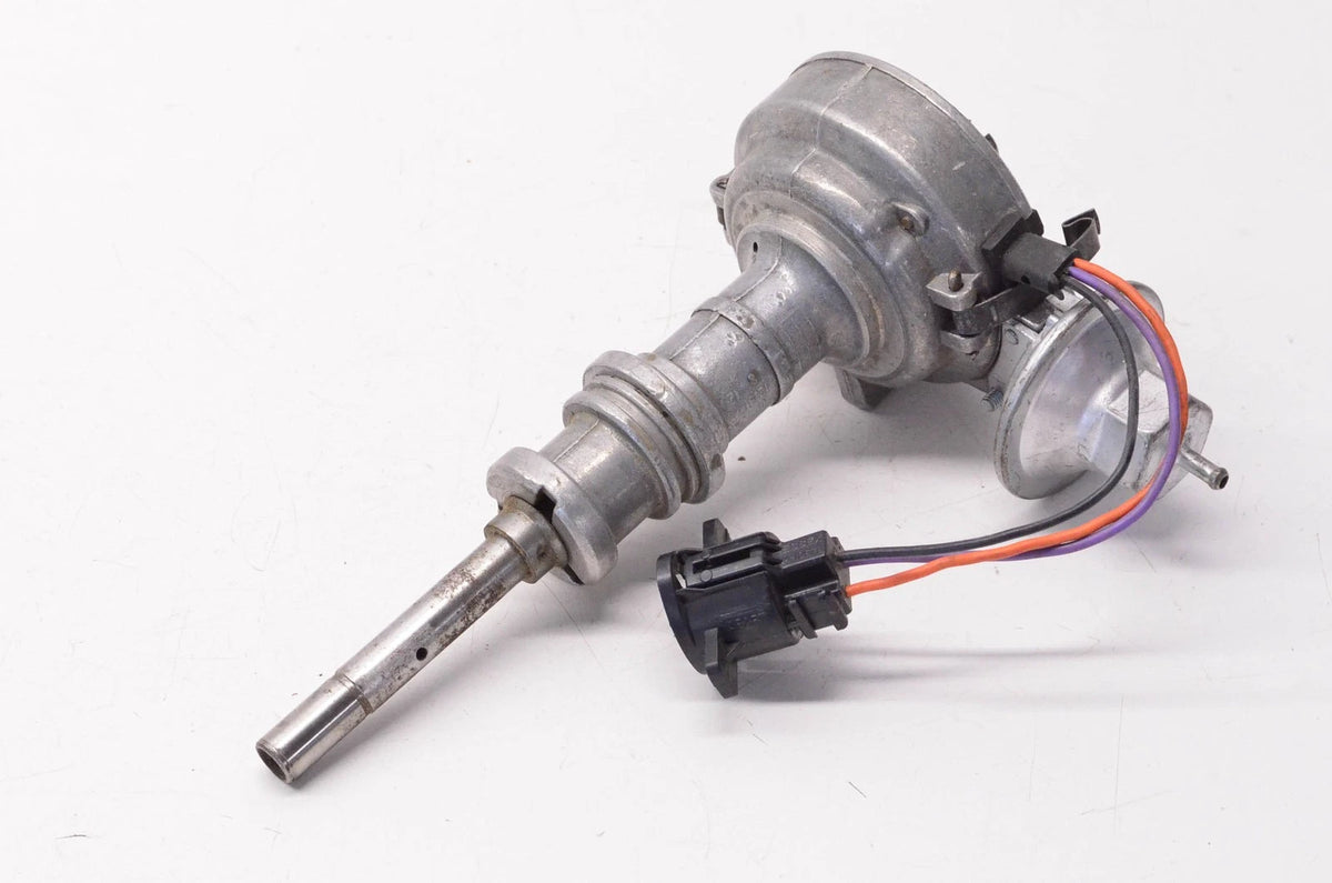 Remanufactured Distributor for Ford (D4AZ-12127-CRM)