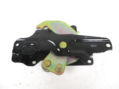 Cab Lock Assembly for Isuzu NPR NRR (8-97853-055-7, 8-97853055-7)