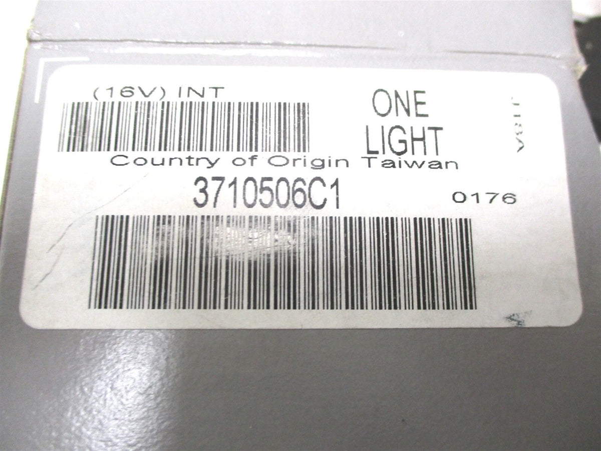 OEM Amber Clearance Marker Light for International CE 200/300 (2000–2005)