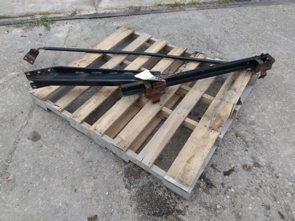 Exhaust Bracket for Volvo VNL (2015) - Replaces NA MN