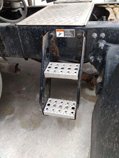 Frame Step for Freightliner Cascadia 126 (2019)