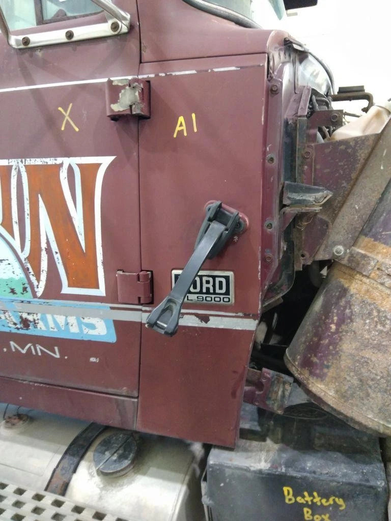 Cowl for Ford LTL9000 (1983) Right