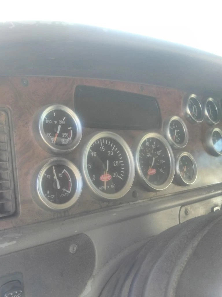 Instrument Cluster for Peterbilt 387 (2007)