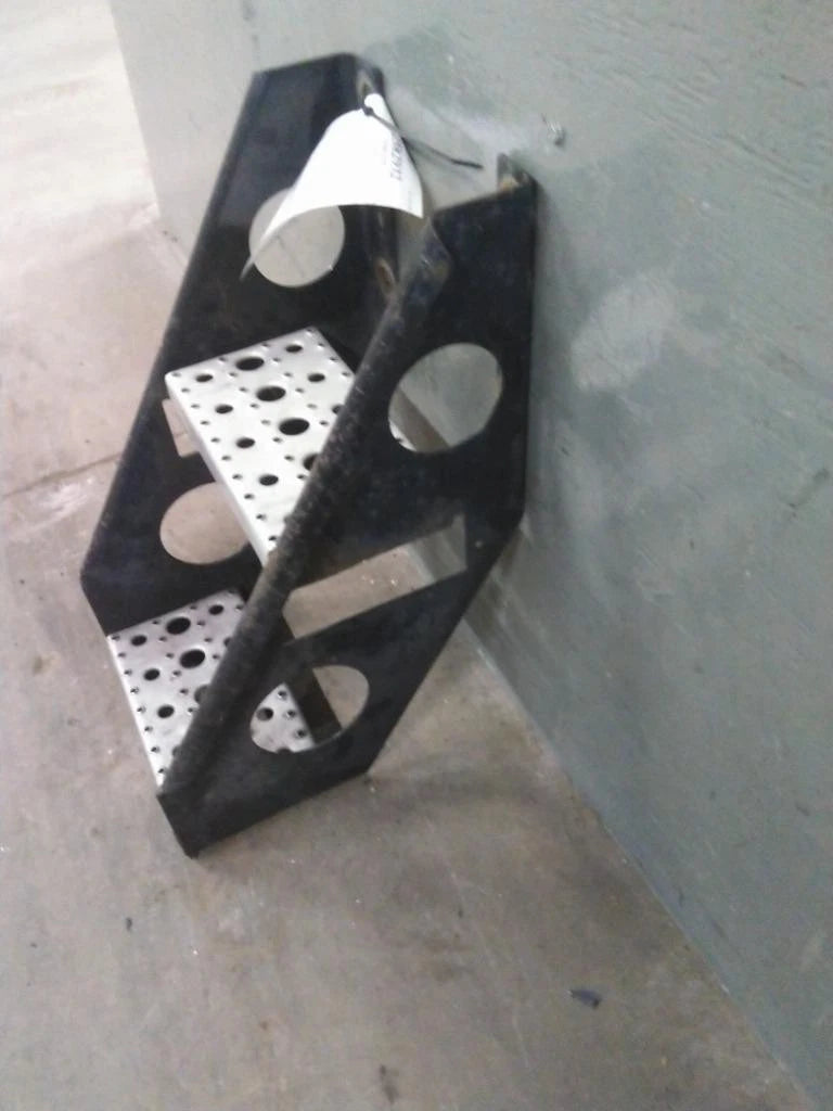 Frame Step for Freightliner Cascadia 125 (2013)