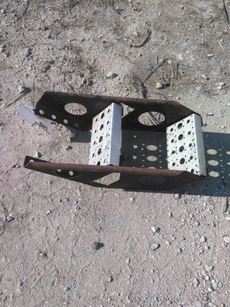 Frame Step for Freightliner Cascadia 125 (2017)